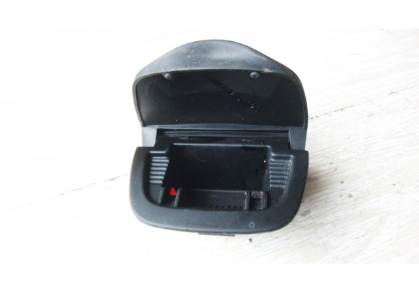Попільничка Citroen, Peugeot 206, 9627639377